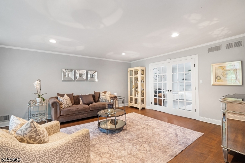 Bridgewater Twp., New Jersey 08836, United States, 5 Bedrooms Bedrooms, ,6 BathroomsBathrooms,Residential,Pending,124954