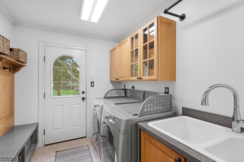 Bridgewater Twp., New Jersey 08836, United States, 5 Bedrooms Bedrooms, ,6 BathroomsBathrooms,Residential,Pending,124954