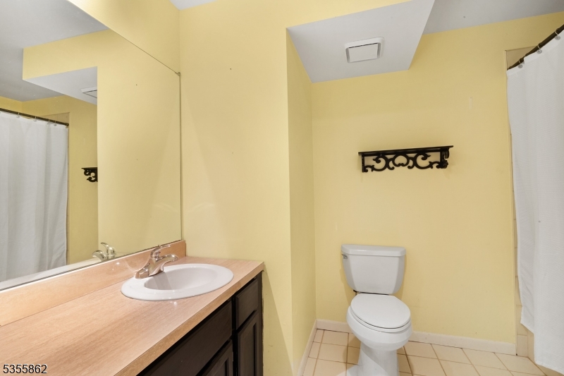 Bridgewater Twp., New Jersey 08836, United States, 5 Bedrooms Bedrooms, ,6 BathroomsBathrooms,Residential,Pending,124954