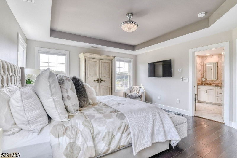 ownes/Monroe Parke - Residential