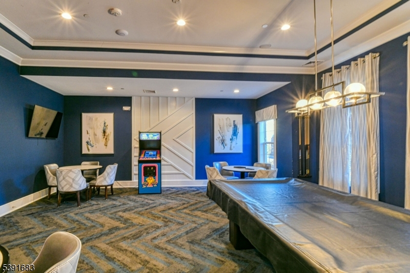 ownes/Monroe Parke - Residential