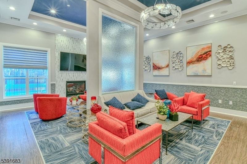 ownes/Monroe Parke - Residential