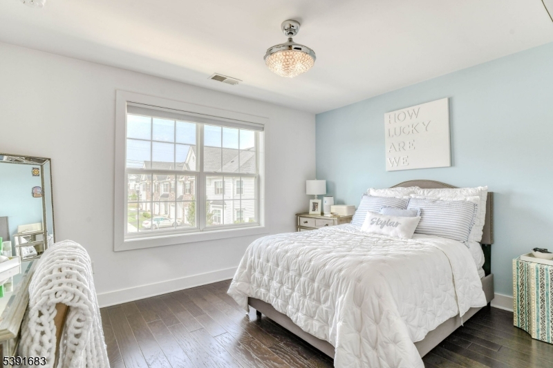 ownes/Monroe Parke - Residential