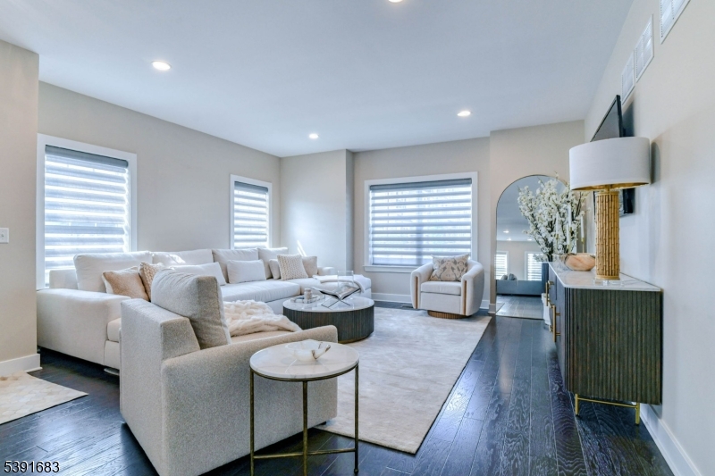 ownes/Monroe Parke - Residential