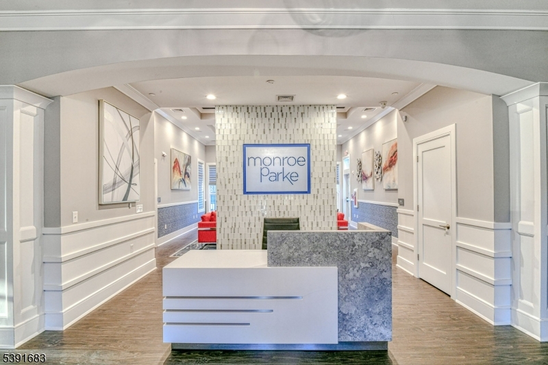 ownes/Monroe Parke - Residential