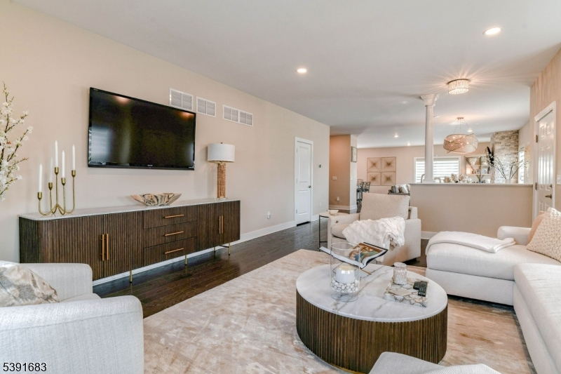 ownes/Monroe Parke - Residential