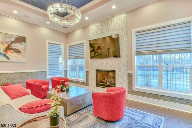 ownes/Monroe Parke - Residential