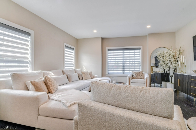 ownes/Monroe Parke - Residential