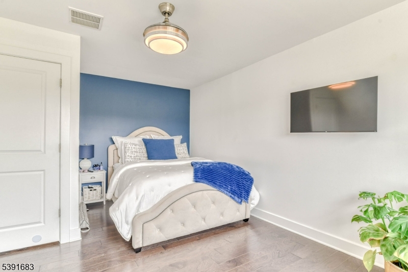 ownes/Monroe Parke - Residential