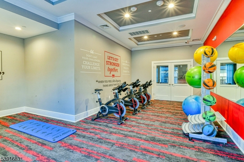 ownes/Monroe Parke - Residential