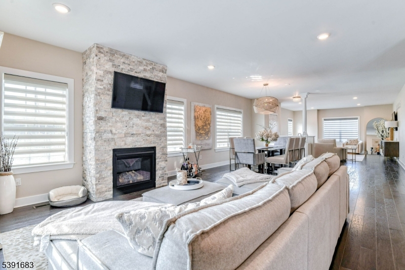 ownes/Monroe Parke - Residential