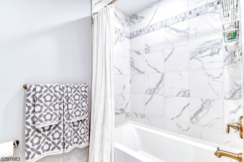 ownes/Monroe Parke - Residential