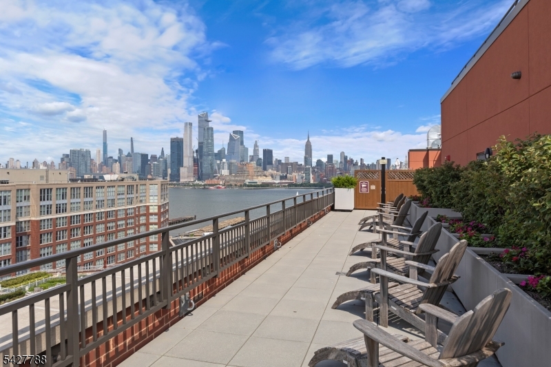 Maxwell Place - Residential