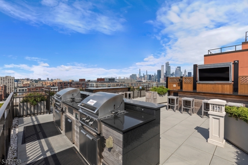 Maxwell Place - Residential