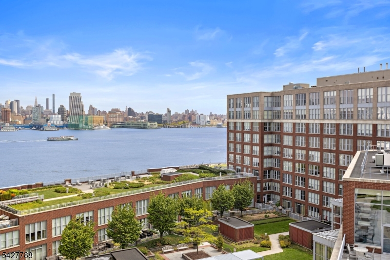 Maxwell Place - Residential