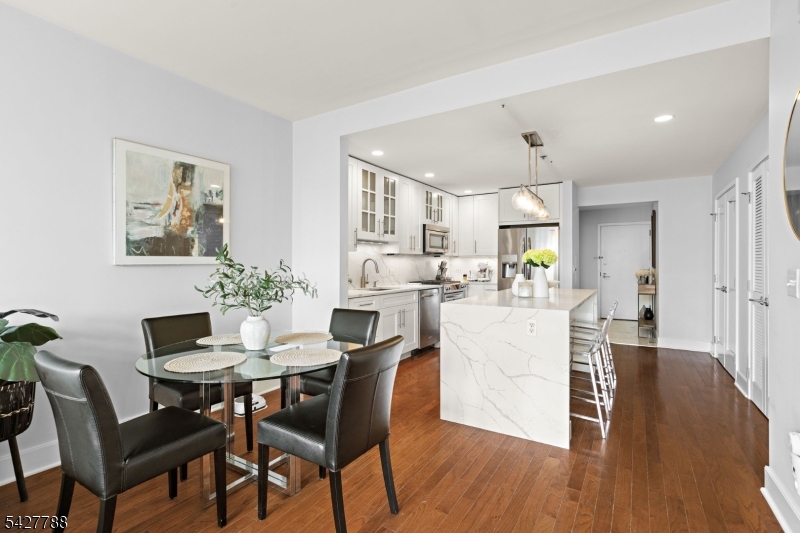 Maxwell Place - Residential