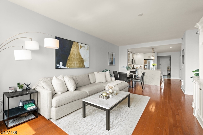 Maxwell Place - Residential