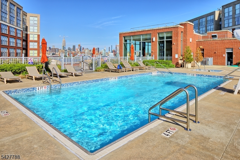 Maxwell Place - Residential
