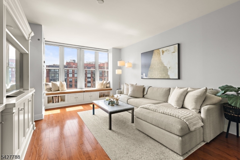 Maxwell Place - Residential