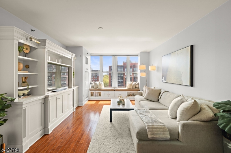 Maxwell Place - Residential