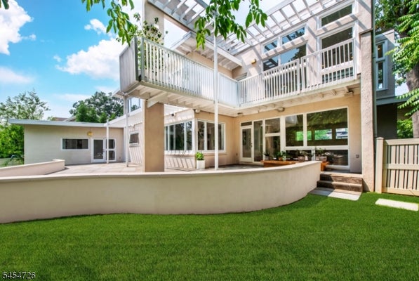 94 OAKWOOD DR, NEW PROVIDENCE, NJ 07974 - Image cc9b57a8afda2e767c2e44fd32617770/2575562687