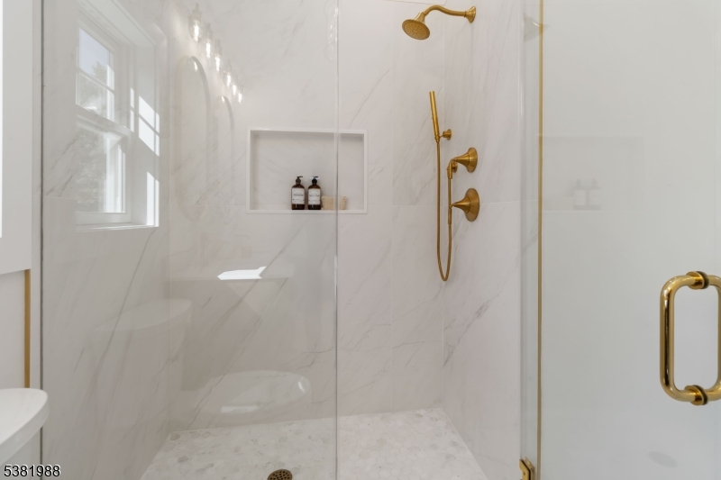 Chatham Boro-walk to train - Residential