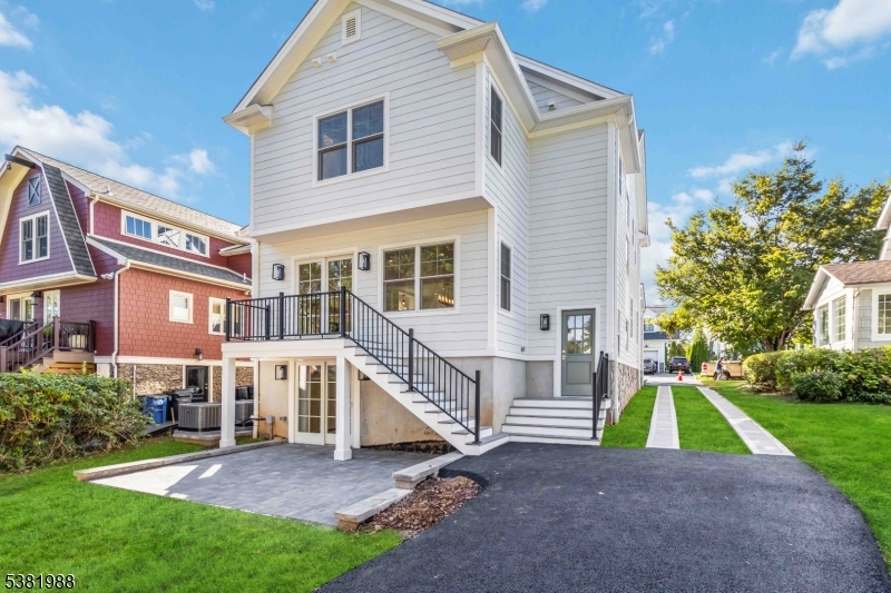 Chatham Boro-walk to train - Residential