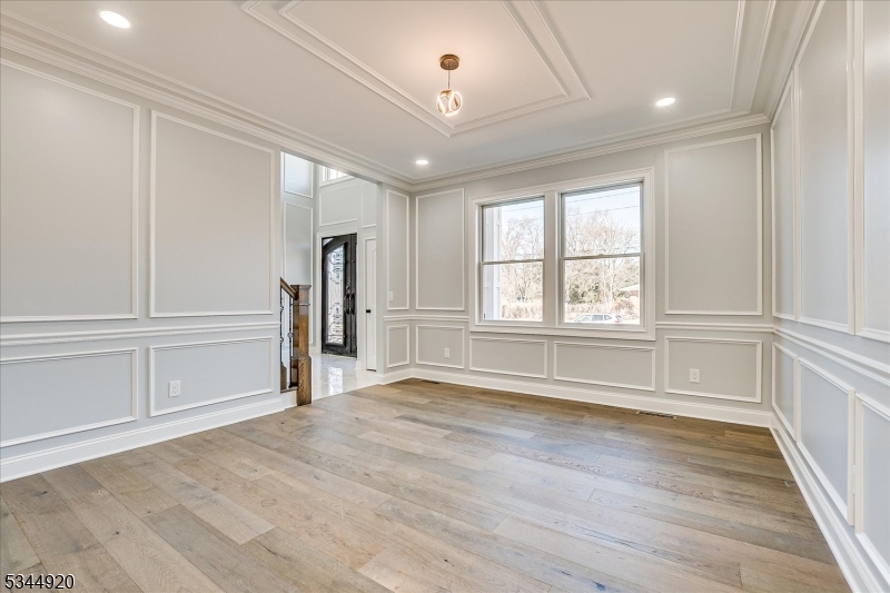 4 Hemlock Dr