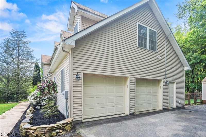 22 Melody Ln