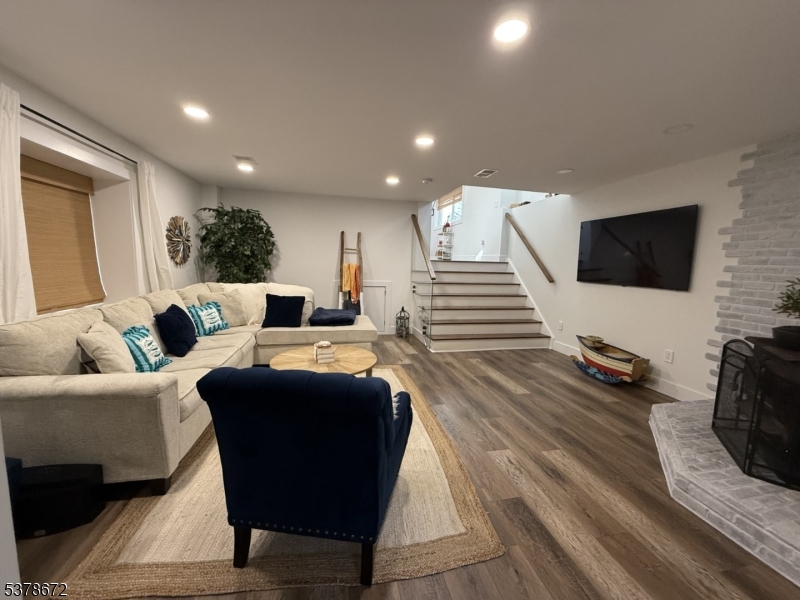 LK Hopatcong Crescent Cove - Residential