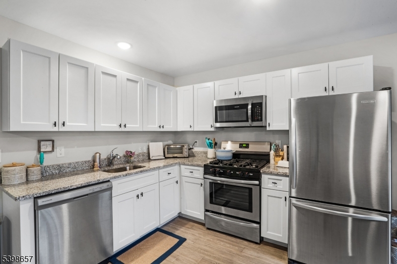 Clayton Square - Residential