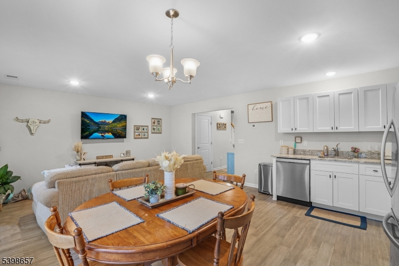 Clayton Square - Residential