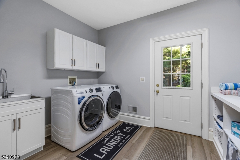 Castle Ridge - Residential