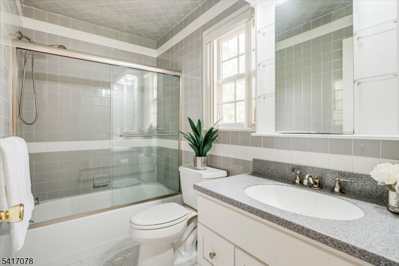 Berkeley Square - Residential