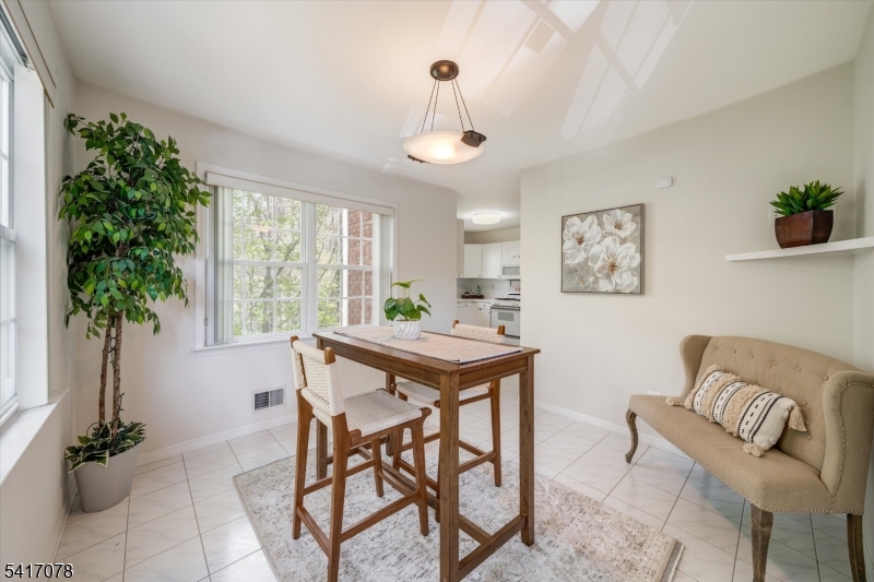 Berkeley Square - Residential