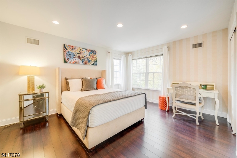 Berkeley Square - Residential