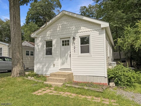 MLS: 4037344