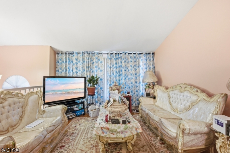 Seven Oaks - Residential