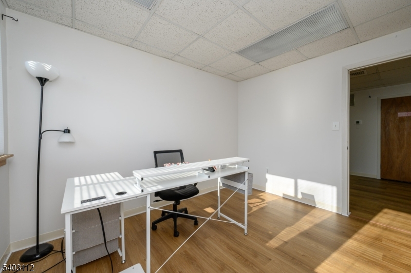 Montgomery Knoll - Commercial Sale