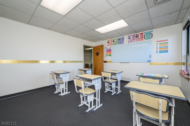 Montgomery Knoll - Commercial Sale