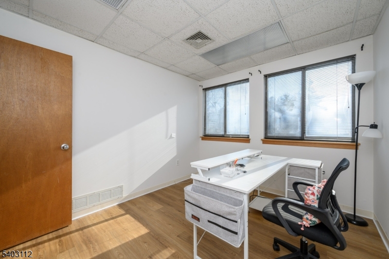 Montgomery Knoll - Commercial Sale