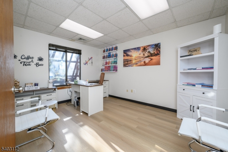 Montgomery Knoll - Commercial Sale