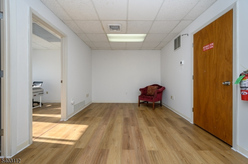 Montgomery Knoll - Commercial Sale