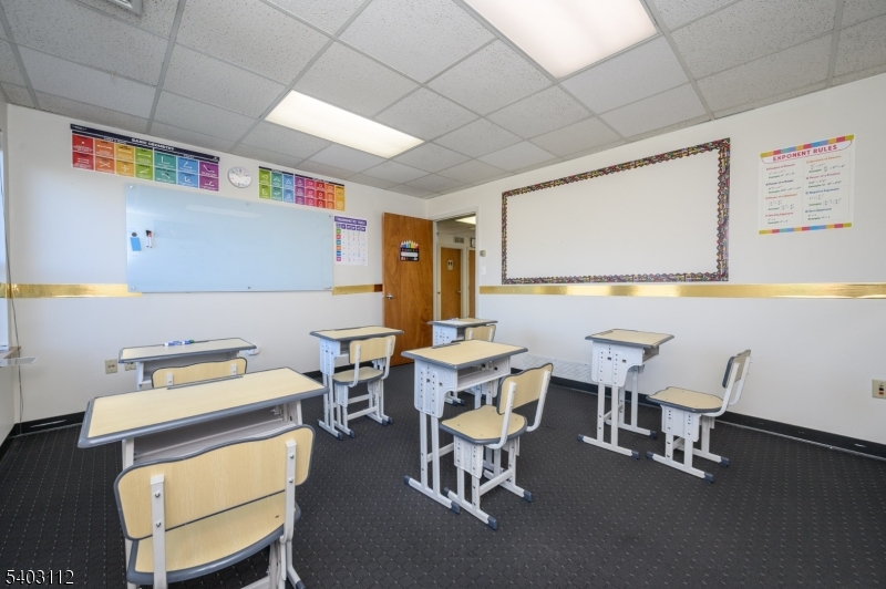 Montgomery Knoll - Commercial Sale