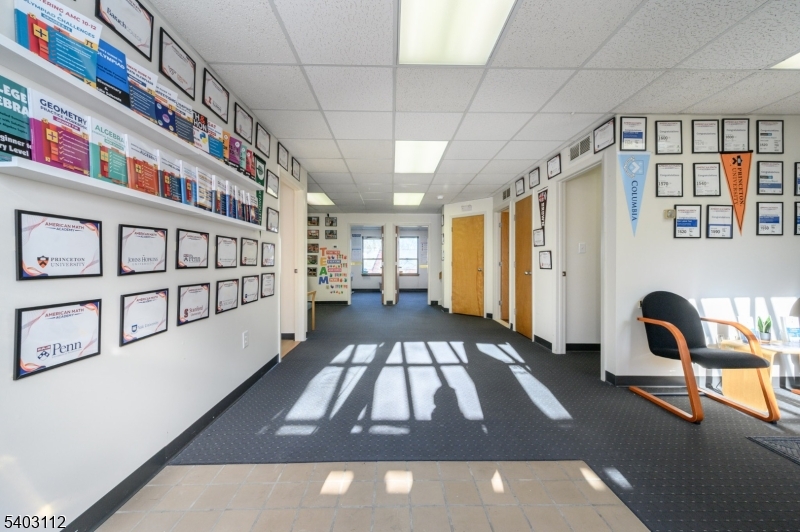 Montgomery Knoll - Commercial Sale