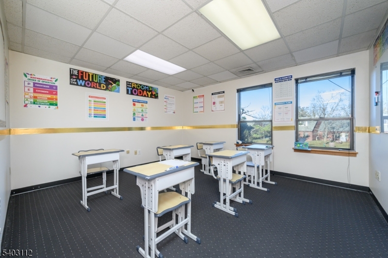 Montgomery Knoll - Commercial Sale