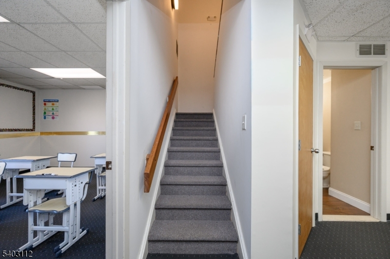 Montgomery Knoll - Commercial Sale