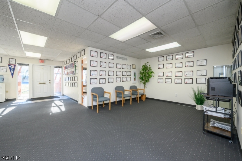 Montgomery Knoll - Commercial Sale