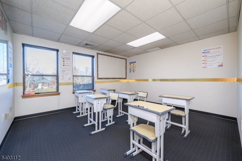 Montgomery Knoll - Commercial Sale