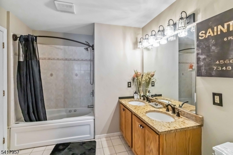 Oak Point - Residential